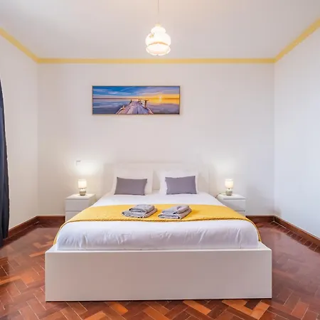 The Balcony - By Wehost Holiday home *