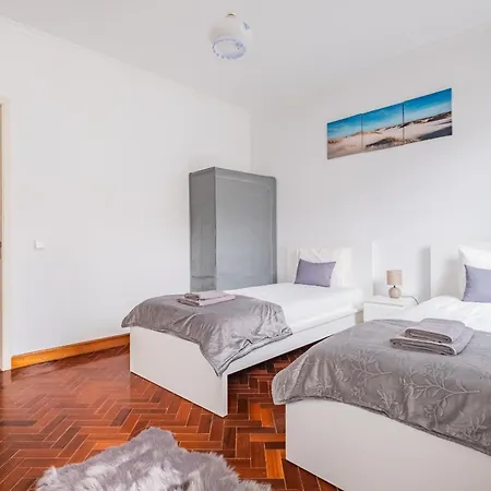 The Balcony - By Wehost * Санта-Крус