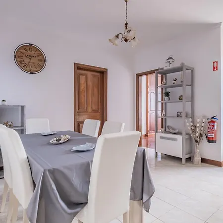 The Balcony - By Wehost * Санта-Крус