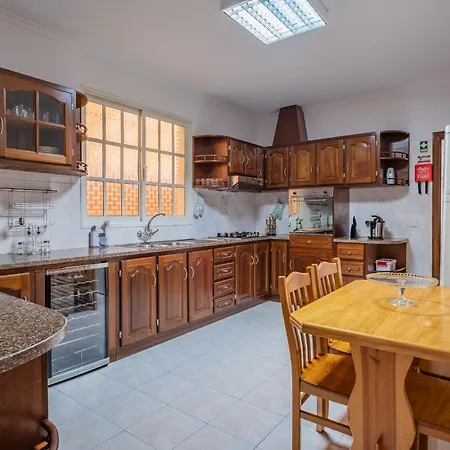 The Balcony - By Wehost Дом отдыха Санта-Крус